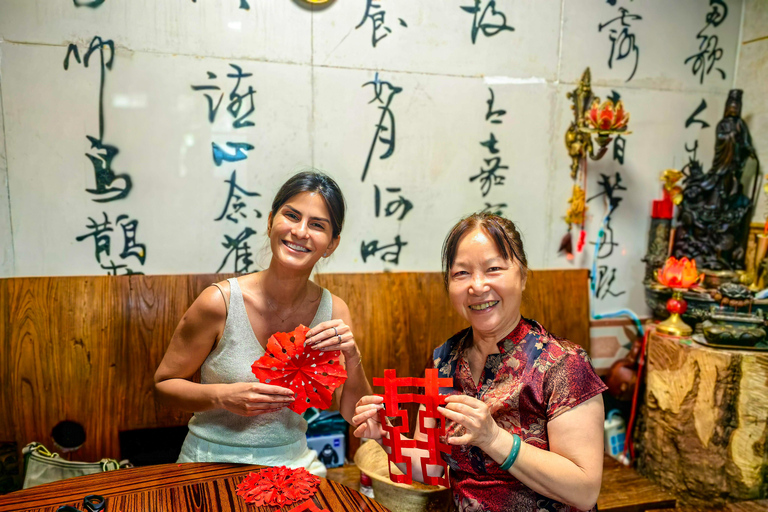 Beijing: Best Hutongs Cultural Tour Cricket Fights with Master Liu