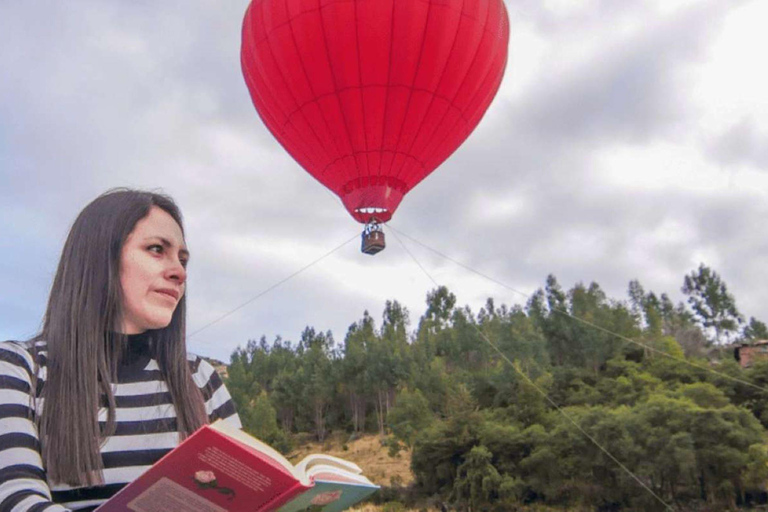 Cusco: Hot-air balloon tethered flight | Picnic