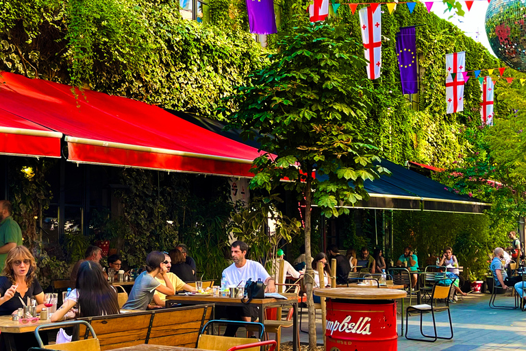 Tbilisi: 2 uur durende Georgische voedseltour (All-inclusive)Tbilisi: 2 uur durende XXXL voedseltour (all-inclusive)