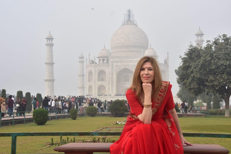 Agra: Taj Mahal Tour with Professional Photoshoot Tour with Private Car, Driver, Tour Guide and Entry Tickets