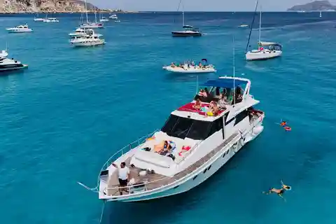 Favignana e Levanzo in relax con lo yacht Floen