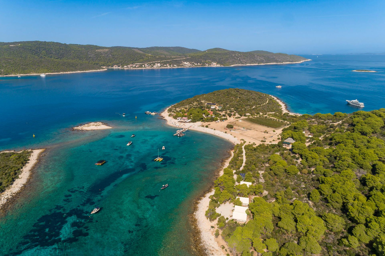 5 islands Private Boat Tour:Blue Cave,Hvar&Pakleni islands