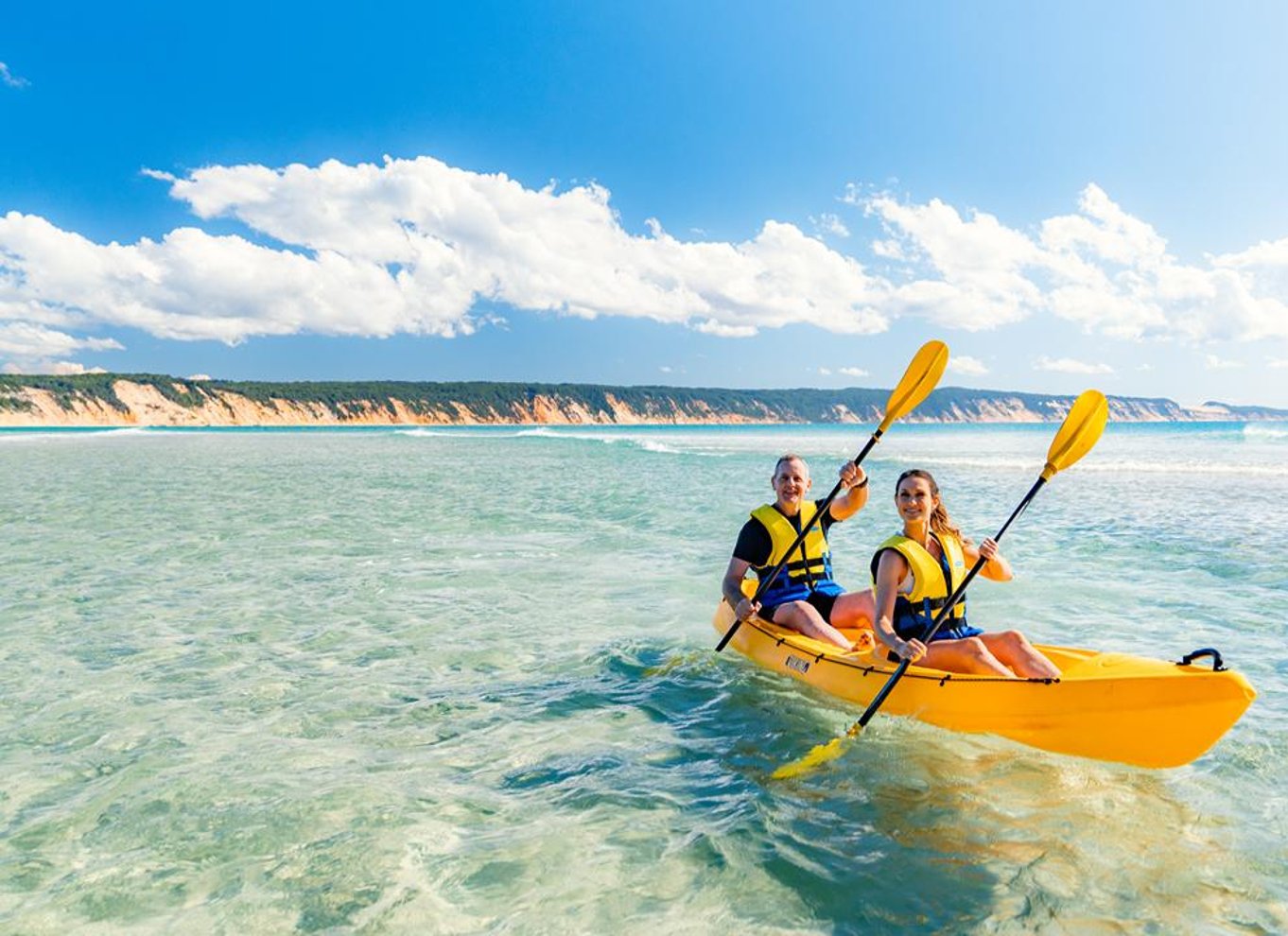 Rainbow Beach: Kajaksejlads med delfiner og 4WD-tur på stranden