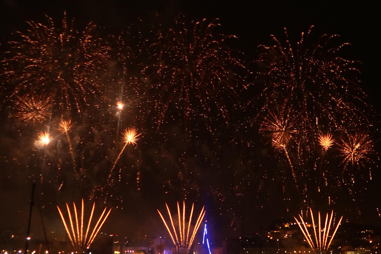 Lisbon: Celebrate New Year's Eve and enjoy the show aboard a catamaran