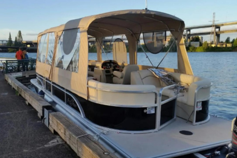 Portland: Private Pontoon Cruise on the Willamette River