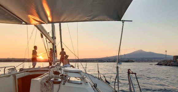 Catania: Coastline Sailing Tour with Aperitif