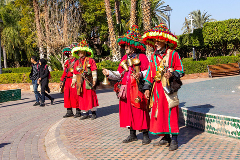 Marrakech: Bahia Palace Guided Walking Tour Shared Group Walking Tour in French– From the Meeting Point