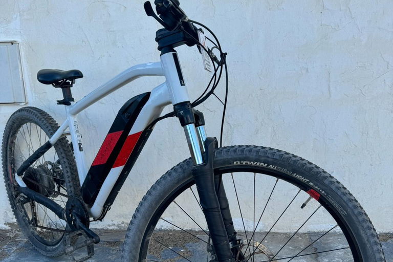 La Graciosa: Rent your ELECTRIC BIKE and explore the island at your own pace.