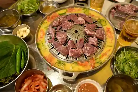 Les délices gastronomiques de la nuit de Séoul : BBQ, Jeon croustillant et plus encore !