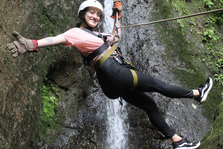 San Jose: Zipline + Canyoning + Transportation + Lunch Combo