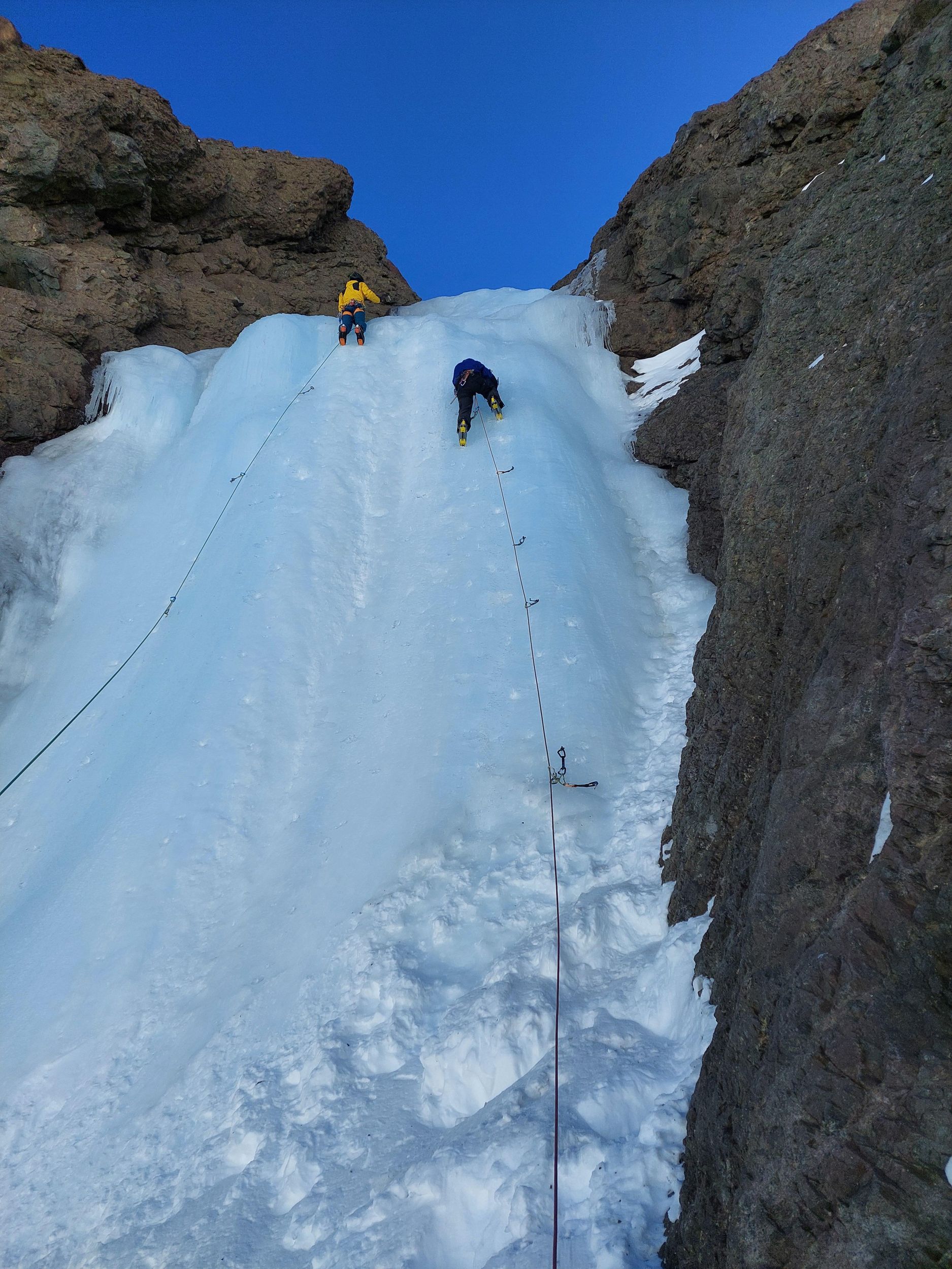 Eisklettern ab Santiago – Ganztägiges Wintererlebnis