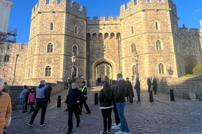 Tour privato in auto di Stonehenge e del Castello di Windsor da Londra