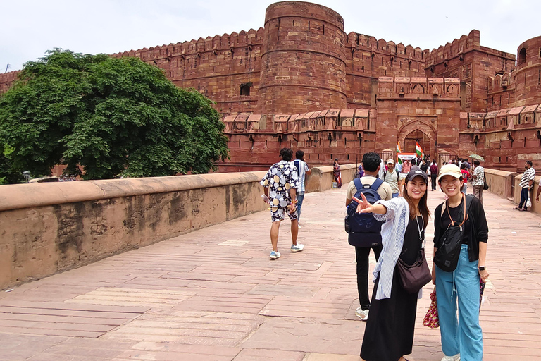 From Delhi: Taj Mahal & Agra Tour by Gatimaan Express Train