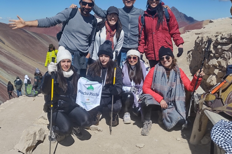 Z Cusco: wycieczka z przewodnikiem po Rainbow Mountain z lunchemWycieczka grupowa z przewodnikiem