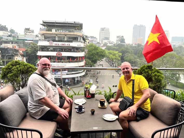 Hanoi: Guided Walking Tour with Pho and Egg Coffee