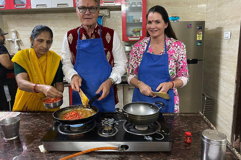 Udaipur: Autentisk indisk matlagningskurs med lunch eller middag