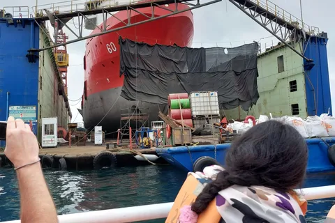 Historic Valparaíso: Private boat trip + tour of the historic city center