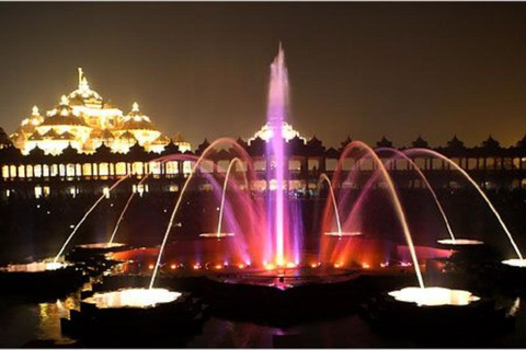 Delhi: 3-Hour Akshardham Temple Tour With Water & Light Show Tour With Exhibition Show, Boat Ride, Water and Light Show