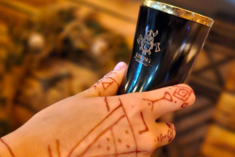 Wrocław: Viking Axe Throwing Experience with Mead Tasting