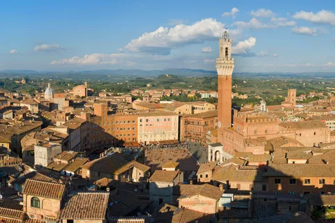 Siena: City tour with entrance to the Duomo and panoramic view of the city