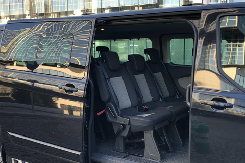 Flughafen Prag: Privater Transfer ins Stadtzentrum mit dem MinivanTransfer ins Stadtzentrum mit einem Minivan