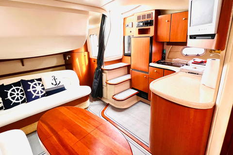 Yacht cruise Biscayne Bay, Miami Beach and Sand bar. 42Ft Yacht cruice Biscayne Bay, Miami Beach and Sand bar