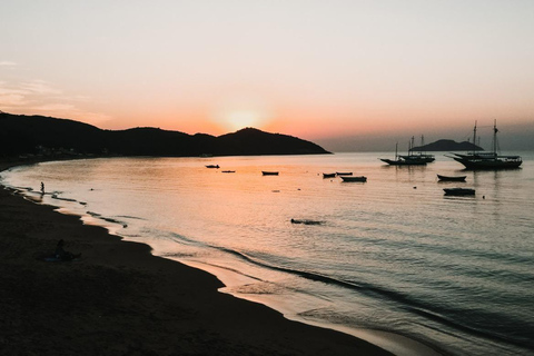 Au départ de Rio : excursion d&#039;une journée sur les plages de Buzios avec tour en bateau et déjeuner