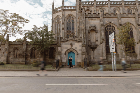 Edinburgh: Scenic Photo Walk with Professional Photographer