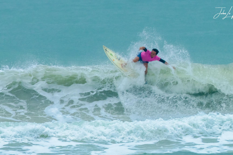Da Nang: Surfing Lesson with Pro Athlete Coach
