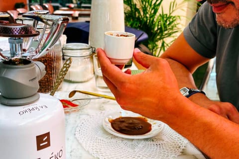 Athens: Fortune Telling Experience & Greek Coffee Workshop