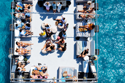 Ibiza: Boat to Formentera with VIP bed, open bar, breakfast, lunch, dinner Full Experience with Sunset (in advance, phase 3)