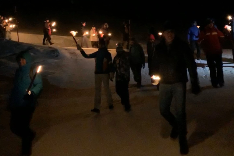 Guided llamawalk with a traditional, homemade cheesefondue