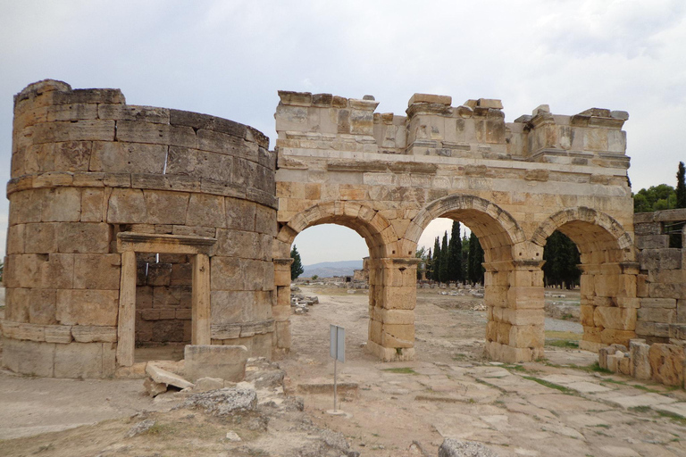 From Istanbul: Guided Pamukkale Tour with Flight and Lunch
