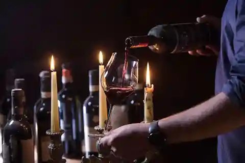 Siena Top - Prova de vinhos numa cripta etrusca