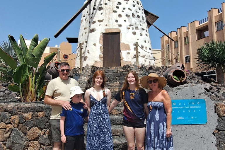 Corralejo: passeio a pé com degustação de produtos locaisCorralejo: Passeio a pé com degustação de produtos locais