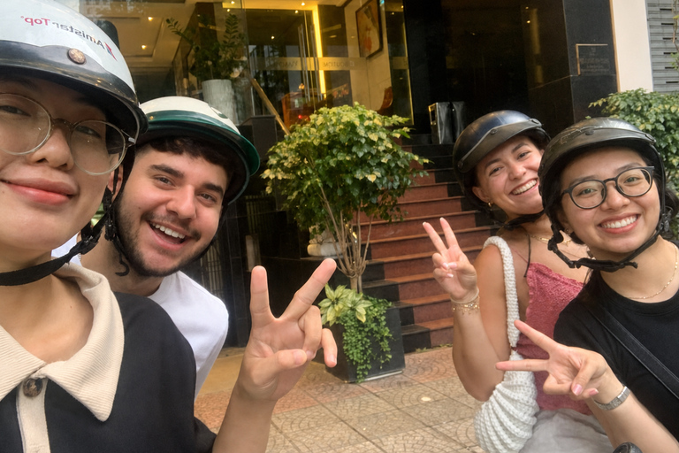 Da Nang: Michelin-Rated Street Food Tour by Scooter