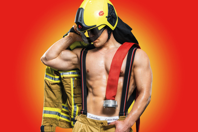 COMÖDIE Dresden: Ticket for the comedy "Brandheiss - Gelöscht wird später!"