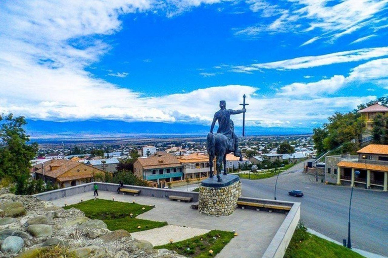 Tbilisi: 4-Day Georgia and Armenia Tour with Guide