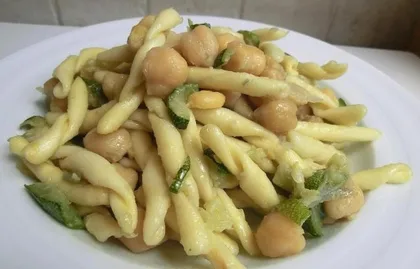 Bari: Hauswirtschaftskurs - Cavatelli und Capunti mit Wein zubereiten