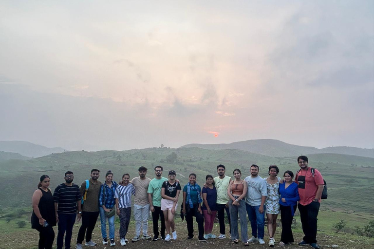 Udaipur: Excursión en Scooter al Amanecer en una Aldea Tribal