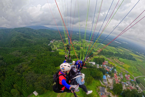 Ha Noi Experiencia en parapente en la colina Doi Bu