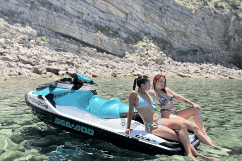 Ibiza: Aluguer de jet ski por 20 minutos sem licença Cala Bassa IbizaIbiza: Aluguer de jet ski por 20 minutos sem licença