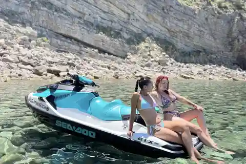 Ibiza: 20 minuters vattenskoteruthyrning utan licens Cala Bassa Ibiza