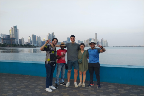 Visite pied à Casco Viejo avec des locaux