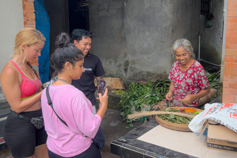 Ubud: Tour noturno do Village Firefly com jantar