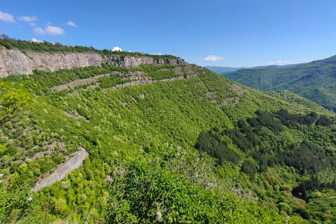 From Sofia: Iskar Gorge Hiking & Skaklya Waterfall Day Trip
