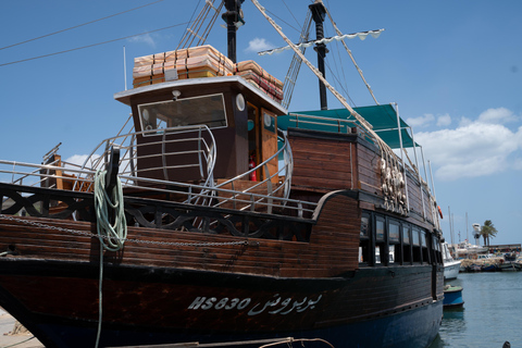 Boat Tour in La Goulette: Lunch and Swimming off Carthage & Sidi Bou Said Boat tour in La Goulette: Lunch and swim off Carthage & Sidi Bou Said