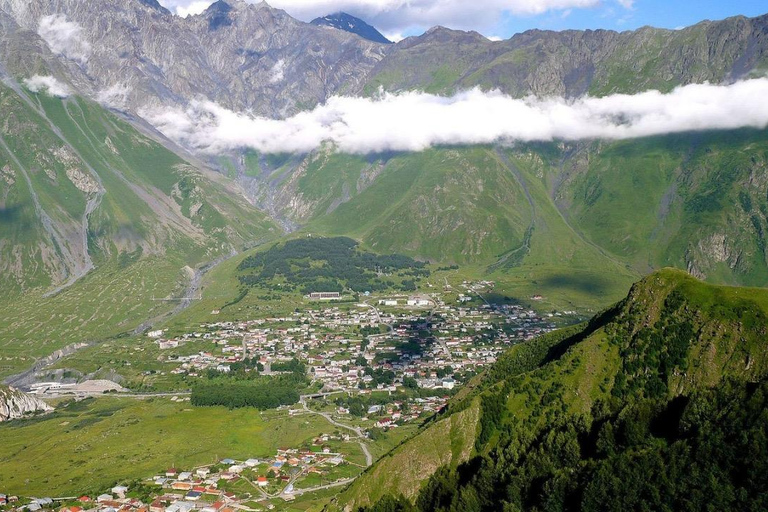 2 Days in Georgia: Retro Tbilisi & Kazbegi & Gudauri