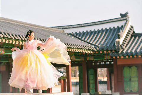 Expérience Hanbok Premium à Hanboknam Gyeongbokgung1 jour de Hanbok Premium (accessoires de coiffure et sac à dos inclus)