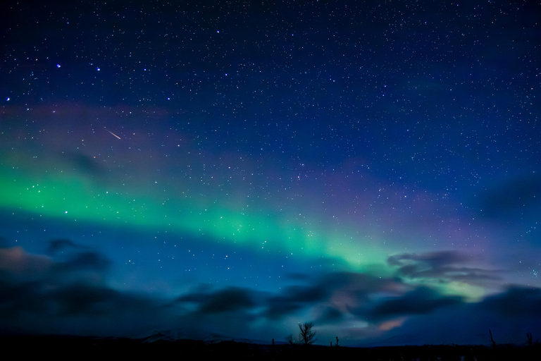 Kiruna: Northern Lights Tour with Snacks & Photos